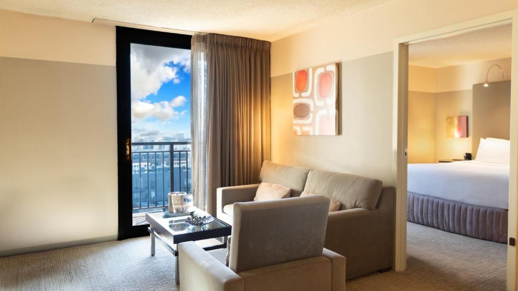 Crowne Plaza Chicago West Loop